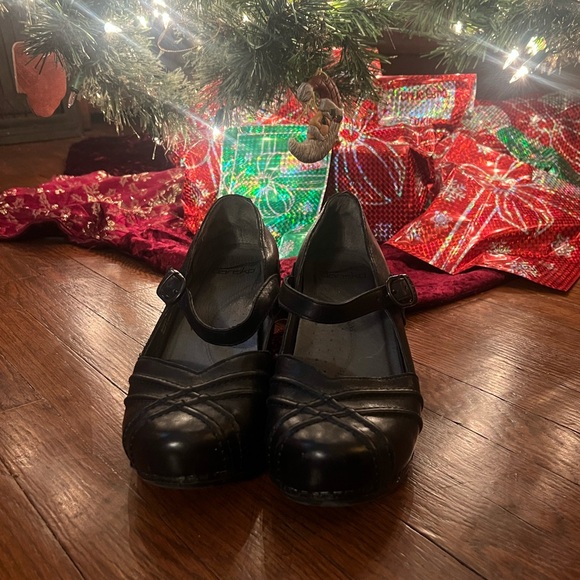 Dansko Brand Leather Mary Jane Heels Size 7.5! - Picture 2 of 8